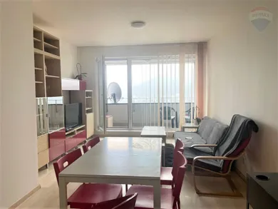 Kiadó lakások, 2-szobás, Banská Bystrica · €690
