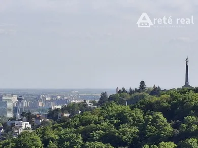Na predaj 4-izbový byt, 91 m², Bratislava-Nové Mesto, Ladislava Dérera