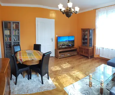Na prenájom 2-izbový byt, 80 m², Bratislava-Staré Mesto, Krátka