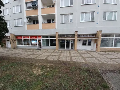Kiadó kereskedelmi ingatlanok, Prievidza · €1075