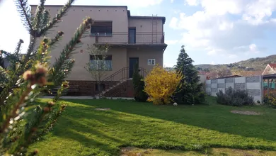 Дома на продажу, 5-комнатные, Svätý Jur · €399 000