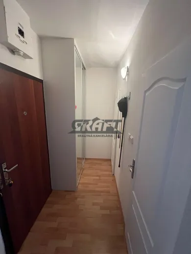 Na predaj 2-izbový byt, 44 m², Bratislava-Dúbravka, Hanulova