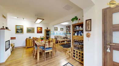Na predaj 6-izbový dom, 40 m², Bratislava-Lamač, Zelenohorská