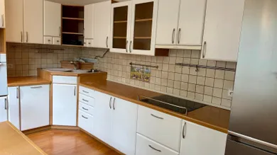 Byty na prenájom 3-izbový, Bratislava-Nové Mesto · €1 200