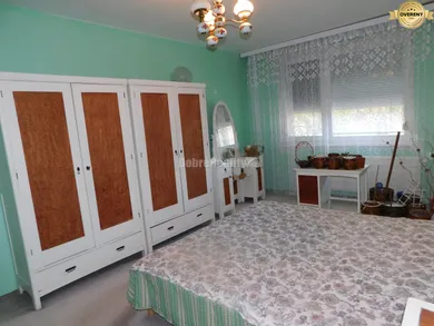 Na predaj 3-izbový byt, 82 m², Štúrovo