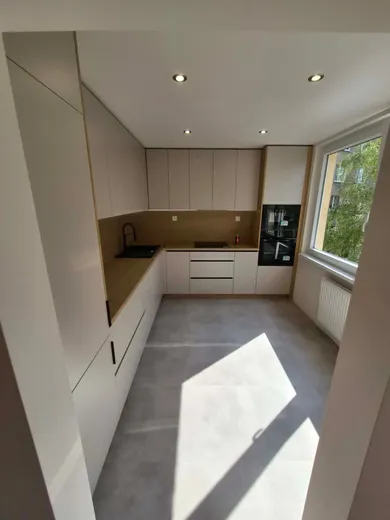 Na predaj 2-izbový byt, 69 m², Komárno, Česká ul.