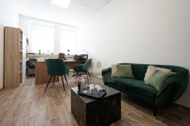 Комерційні приміщення в оренду, Martin · €176