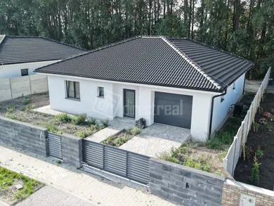 Eladó házak, Dunajská Streda · €290 000