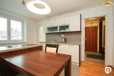 Na predaj 2-izbový byt, 48 m², Trenčín, Dlhé Hony