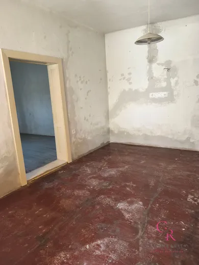 Na predaj 5-izbový dom, 246 m², Salka