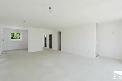 Na predaj 4-izbový dom, 107 m², Bratislava-Vrakuňa, Tymiánová