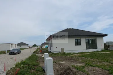 Na predaj 4-izbový dom, 95 m², Reca