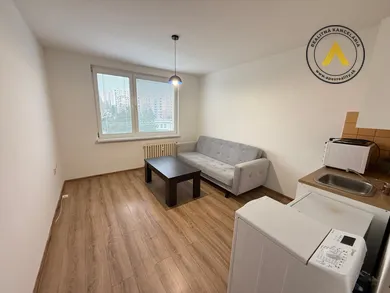 Na prenájom byt v Hlohovec · €350 · Dokončené