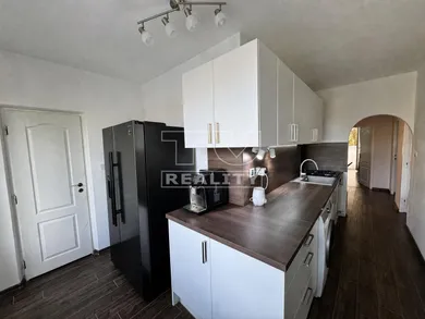 Na predaj 3-izbový byt, 83 m², Žilina