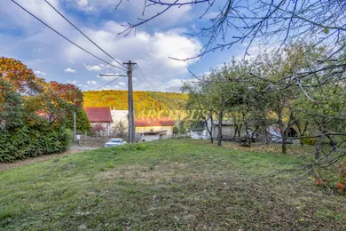 Na predaj pozemok, 488 m², Lažany
