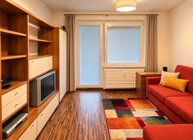 Na predaj 3-izbový byt, 74 m², Komárno, Ulica Stavbárov