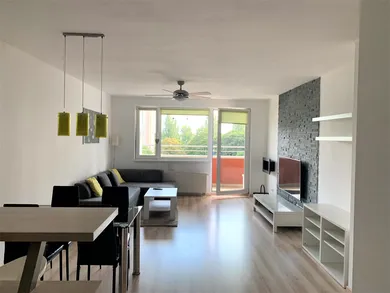 Na predaj 2-izbový byt, 63 m², Bratislava-Ružinov, Martinčekova