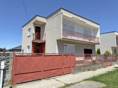 Domy na predaj 4-izbový, Veľký Meder · €150 000