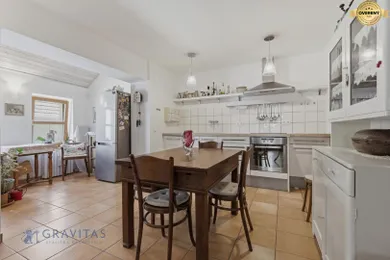 Na predaj 3-izbový dom, 132 m², Bratislava-Rača, Alstrova