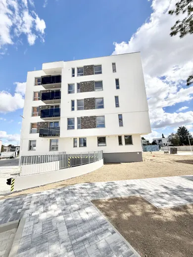 Na predaj 3-izbový byt, 59 m², Galanta, Športová