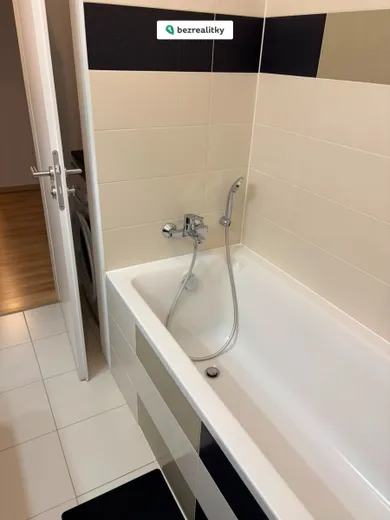 Na prenájom 2-izbový byt, 54 m², Trnava