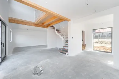 Domy na sprzedaż, 4-pokojowe, Košice-Kavečany · €399 990