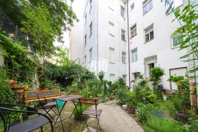 Na predaj 2-izbový byt, 69 m², Bratislava-Staré Mesto, Kozia