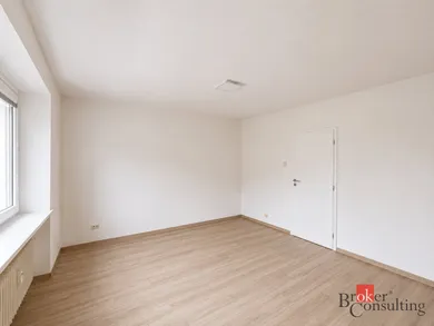 Na predaj 2-izbový byt, 68 m², Banská Bystrica, Trieda SNP