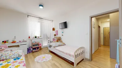 Na predaj 3-izbový byt, 72 m², Trnava, Mikovíniho