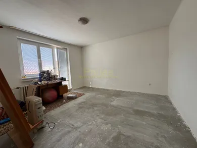 Na predaj 5-izbový dom, 239 m², Piešťany, Hodžova