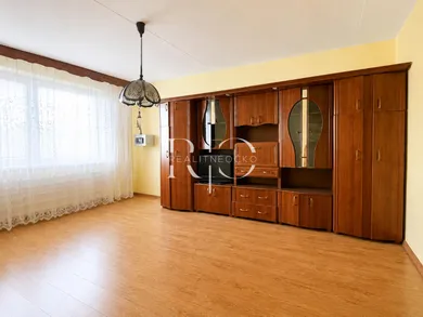 Na predaj 4-izbový byt, 74 m², Zvolen, -