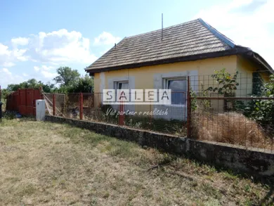 Na predaj 2-izbový dom, 120 m², Starý Hrádok, -