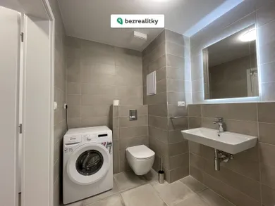 Na prenájom 2-izbový byt, 45 m², Bratislava-Ružinov
