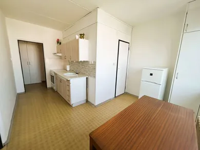 Na prenájom 2-izbový byt, 64 m², Zvolen, Pražská