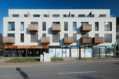 Na predaj komerčné, 87 m², Bešeňová