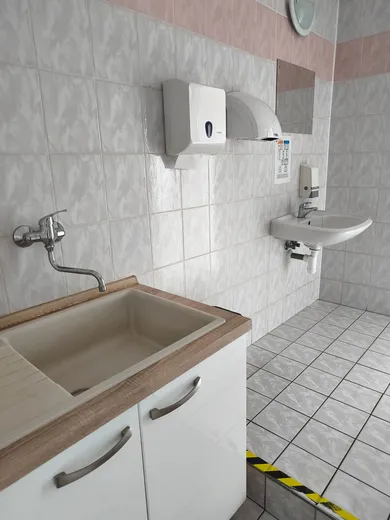 Na prenájom komerčné, 19 m², Zvolen, Hronská