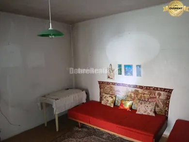 Na predaj dom, Farná