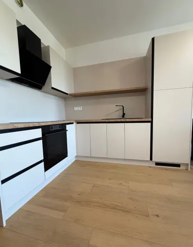 Na prenájom 1-izbový byt, 41 m², Bratislava-Ružinov, Prístavná