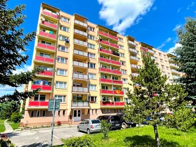 Apartments for sale, 2-room in Podbrezová · €88,000
