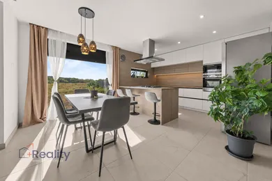 Domy na sprzedaż, 4-pokojowe, Horné Mýto · €275 000