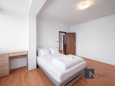 Na predaj 2-izbový byt, 41 m², Bratislava-Petržalka, Šustekova
