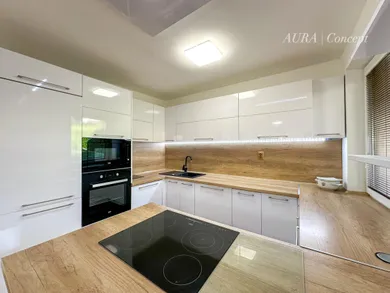 Na prenájom dom, 240 m², Čierne, -