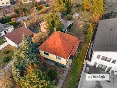 Domy na sprzedaż, 4-pokojowe, Bratislava-Lamač · €690 000