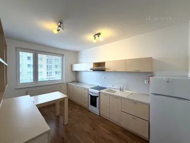 Квартиры на продажу, 2-комнатные, Trenčín · €172 000