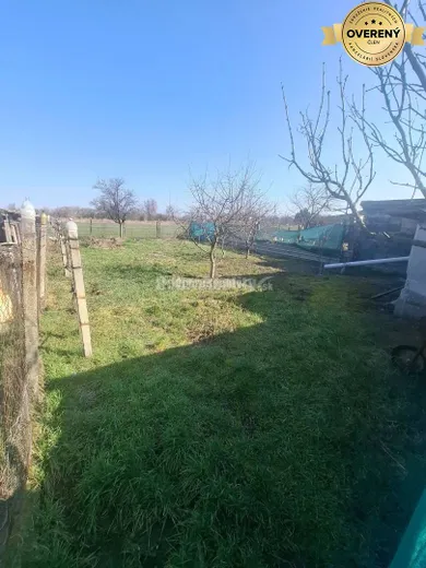 Na predaj 1-izbový dom, 176 m², Iža