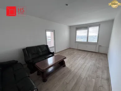Na predaj 2-izbový byt, 64 m², Nové Zámky, Komárňanská