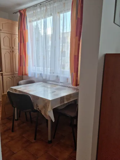 Na prenájom 2-izbový byt, 59 m², Trenčín, Karpatská
