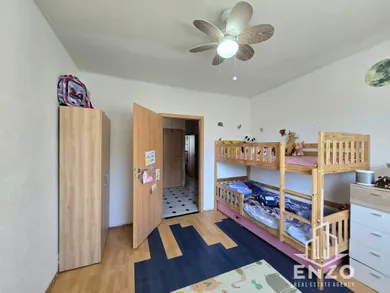 Na predaj 3-izbový byt, 69 m², Bratislava-Dúbravka, Sekurisova