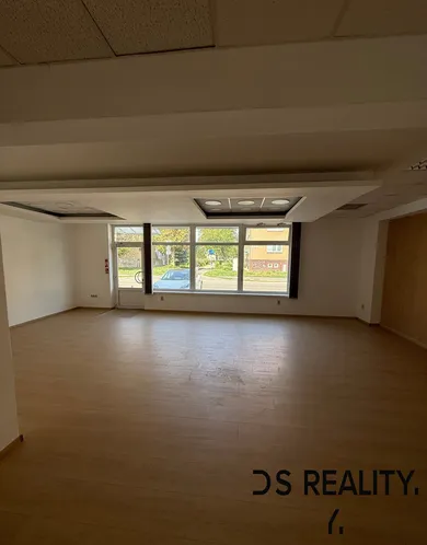 Na prenájom objekt, 62 m², Prievidza, F. Madvu