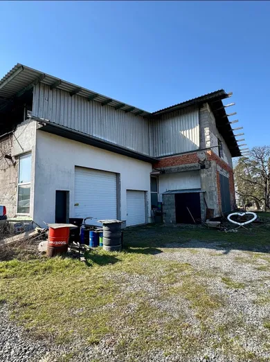 Na predaj objekt, 800 m², Vinné
